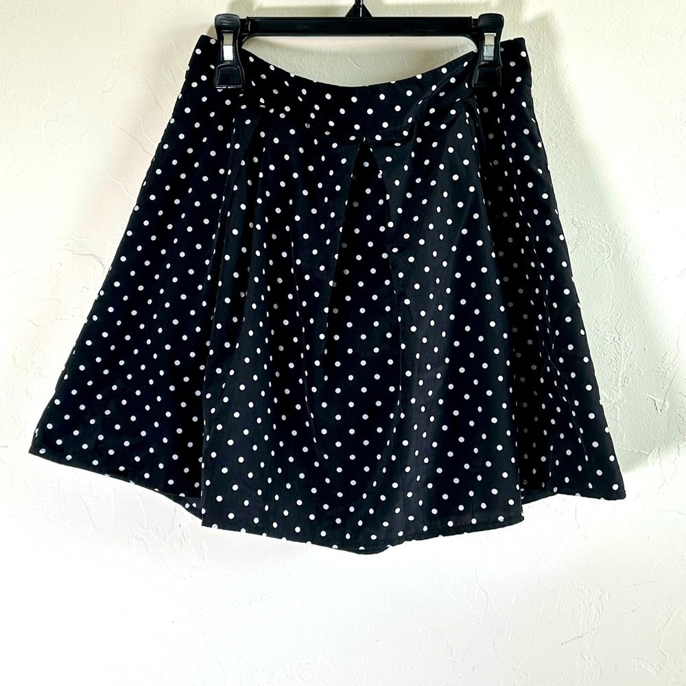 Forever 21 Black & White Polka Dot Preppy Pleated Front A-Line Mini Skirt Sz S